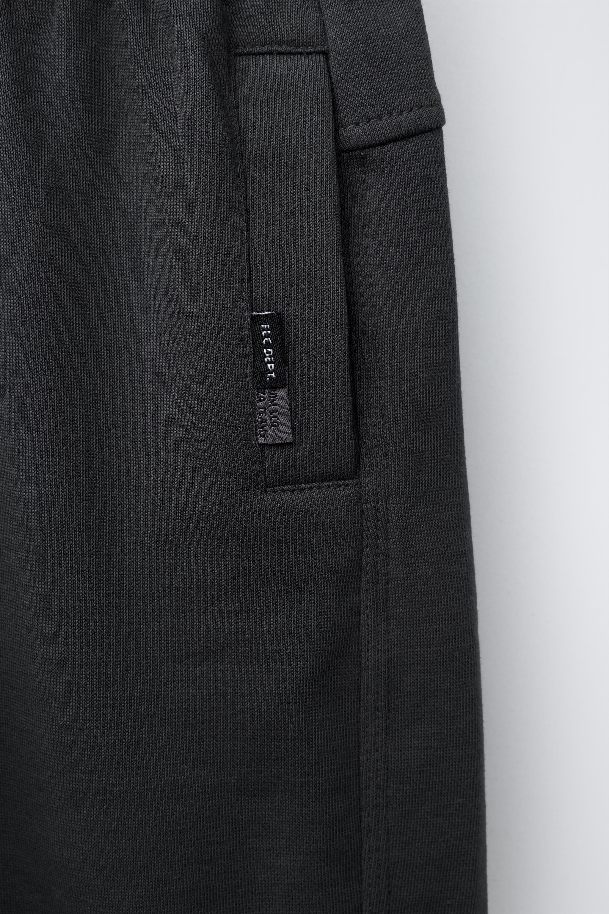 PLUSH LABEL SHORTS